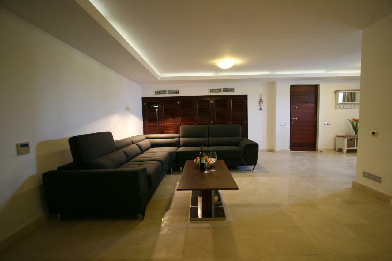 Beach Villa Olivia Neo Chorio Exterior photo