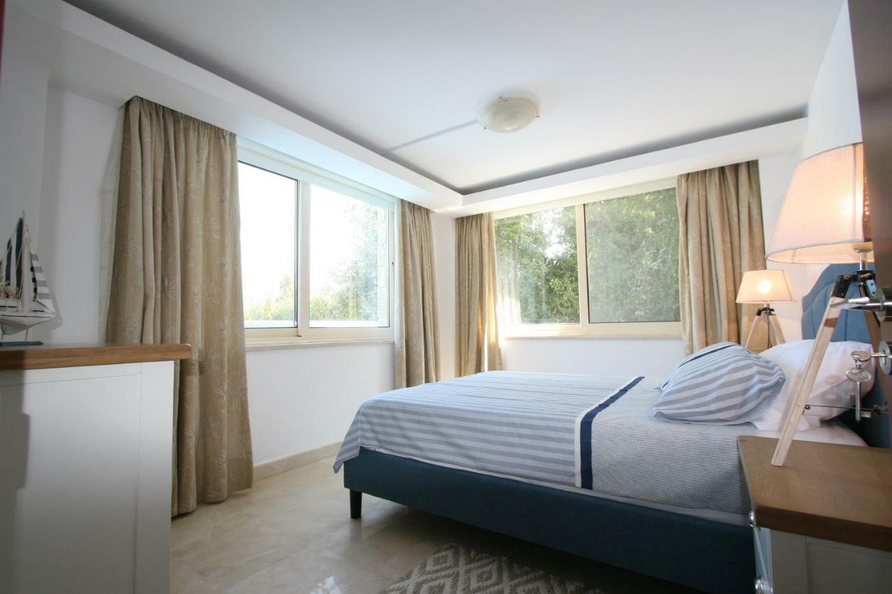 Beach Villa Olivia Neo Chorio Exterior photo